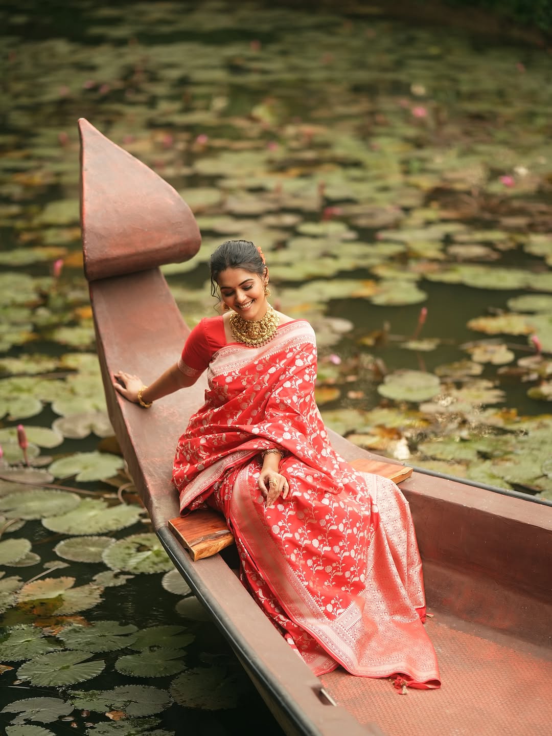 Swathishta Krishnan's Regal Red Saree Look