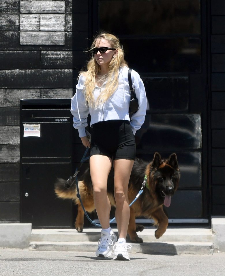 Sydney Sweeney's Effortless Glamour Steals the Show in Los Angeles!