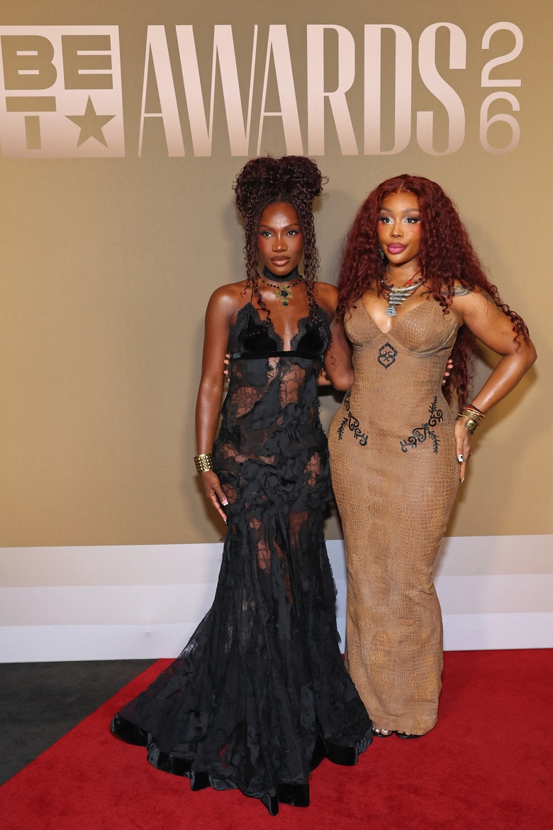 Sza Glows and Commands Attention at the 2026 BET Awards