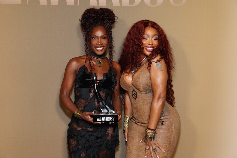 Sza Glows and Commands Attention at the 2026 BET Awards
