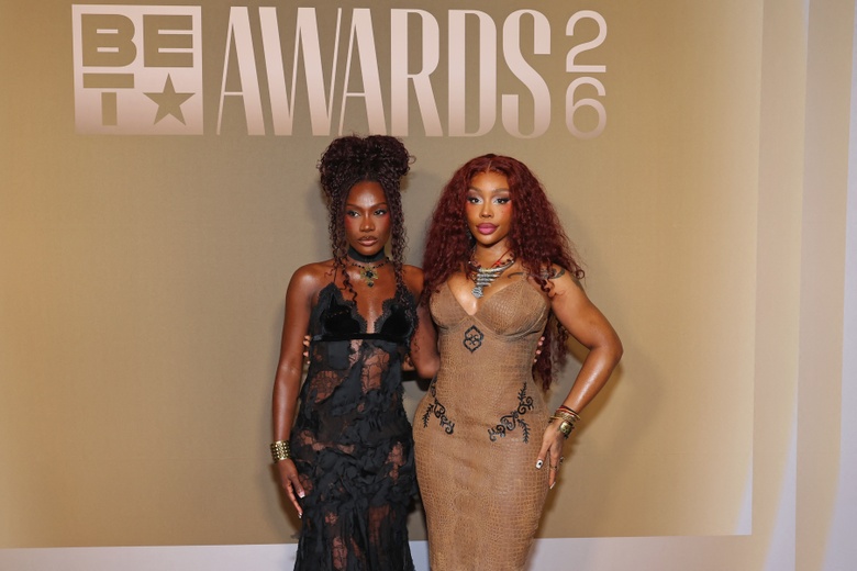 Sza Glows and Commands Attention at the 2026 BET Awards