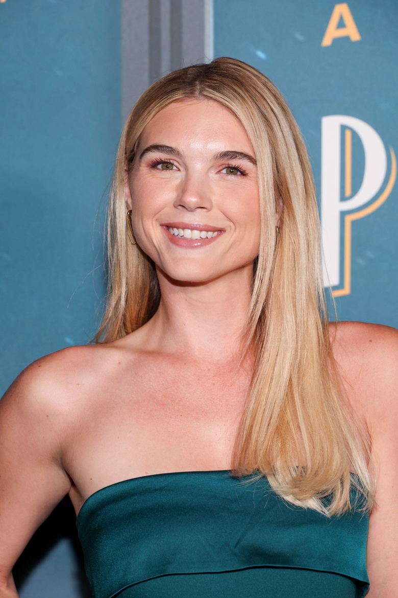 Tabitha Brownstone Glows Red Carpet at 'Propeller One-Way Night Coach' Premiere