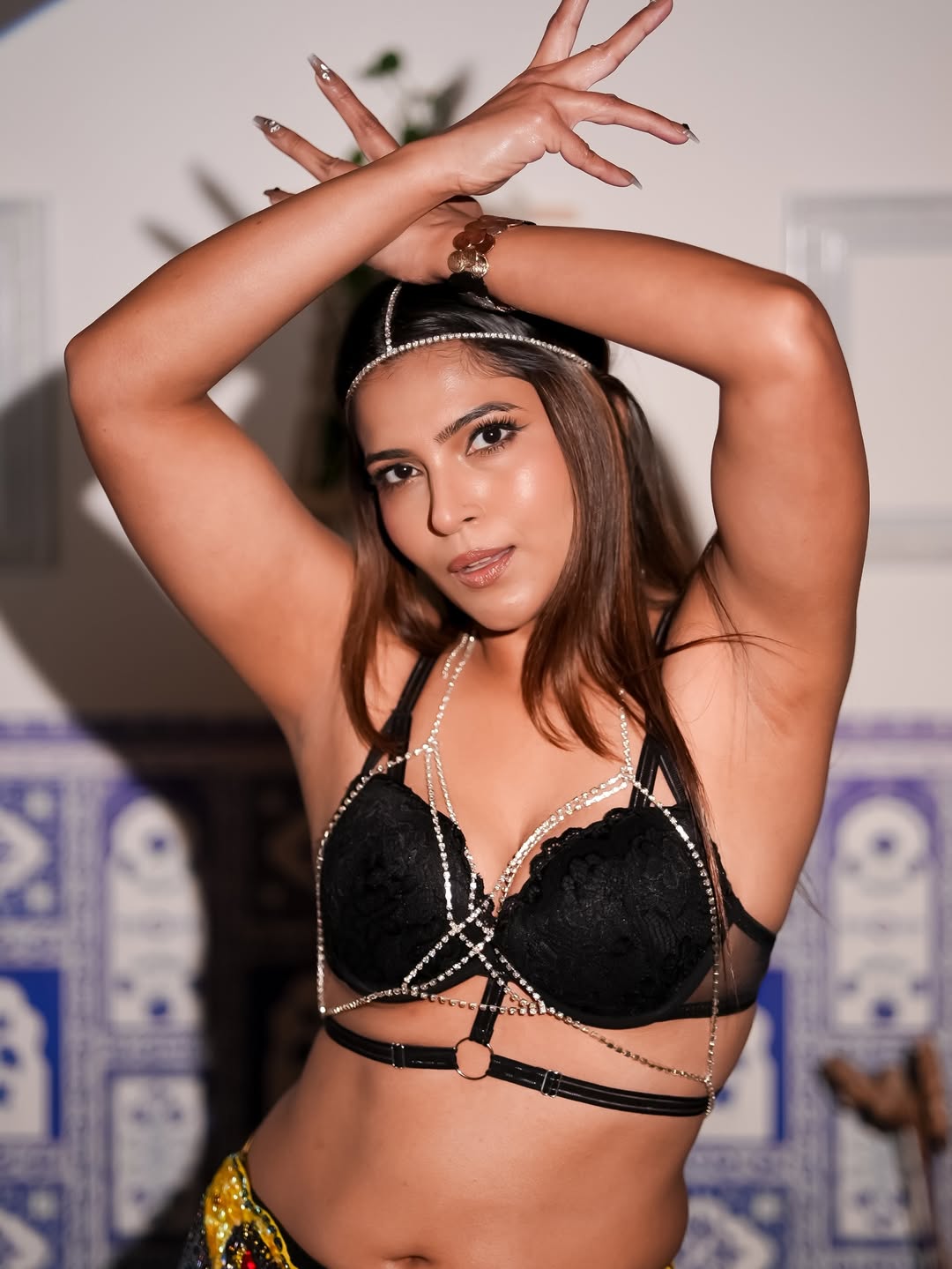 Tanya Chaudhari Style Secrets Trending Bollywood Glam