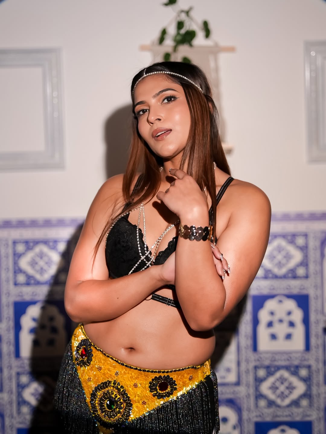 Tanya Chaudhari Style Secrets Trending Bollywood Glam