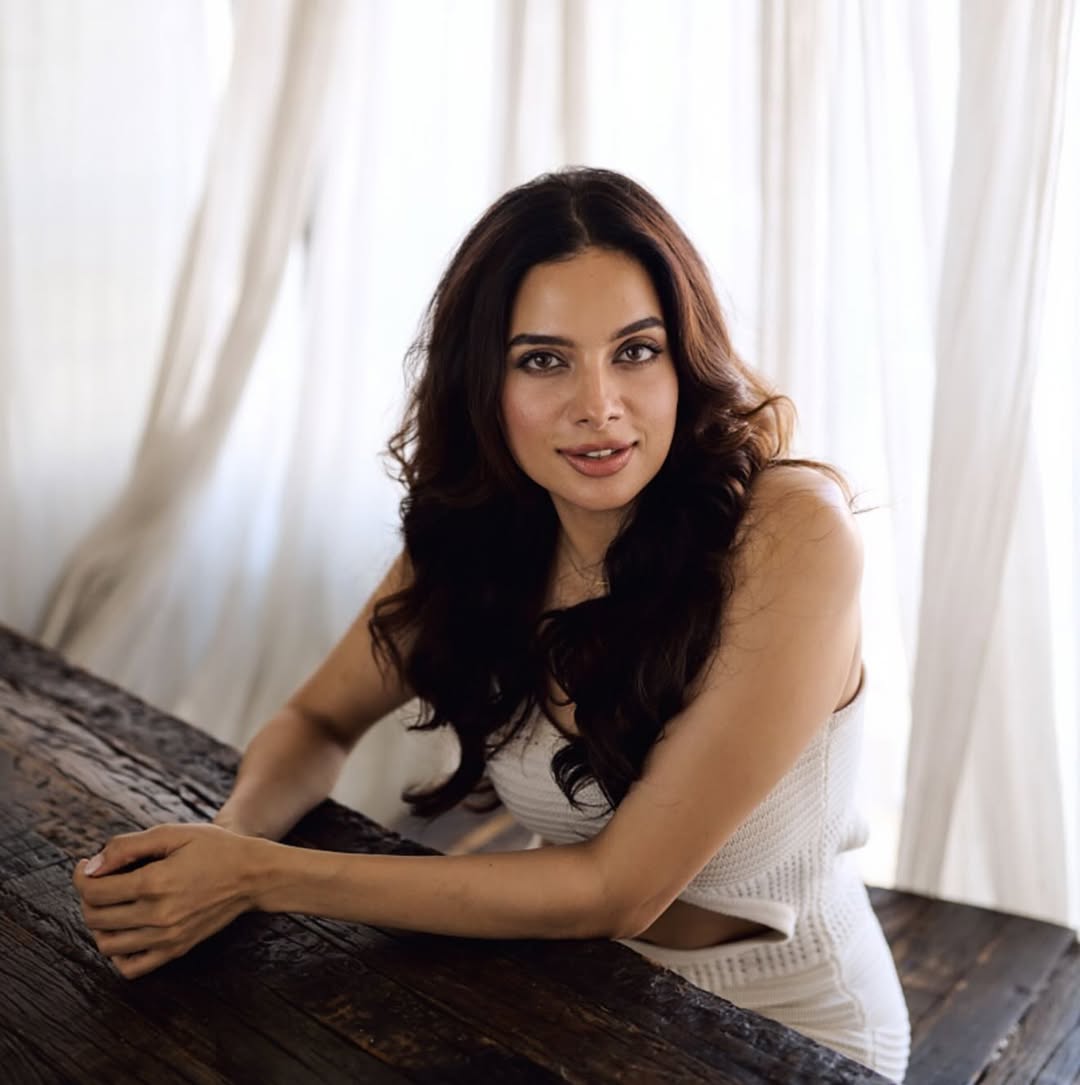 Tanya Hope: Soft & Rustic Aesthetic Captures Attention
