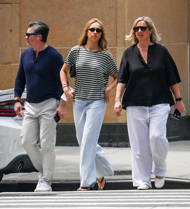 Tate Mcrae Radiates Effortless Chic on a Parisian Stroll!