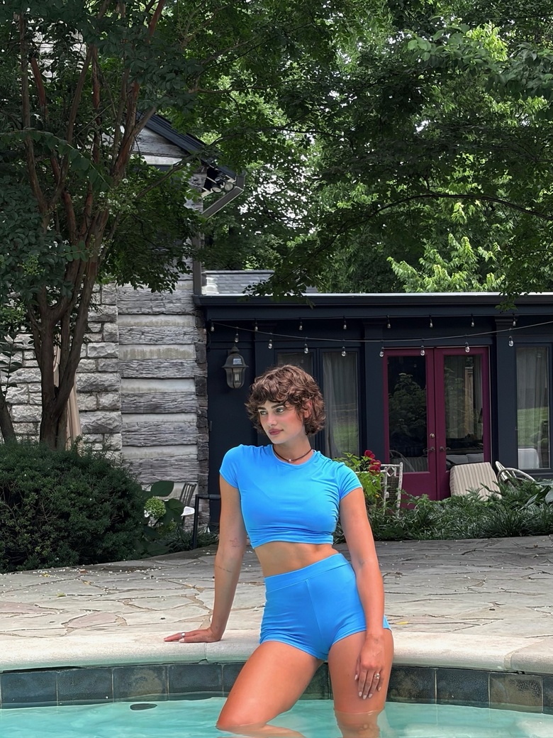 Taylor Hill Steals the Spotlight in Stylish Blue Swimwear