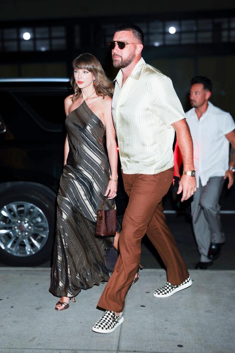 Taylor Swift Steals the Spotlight with Effortless Chic at New York City Dinner