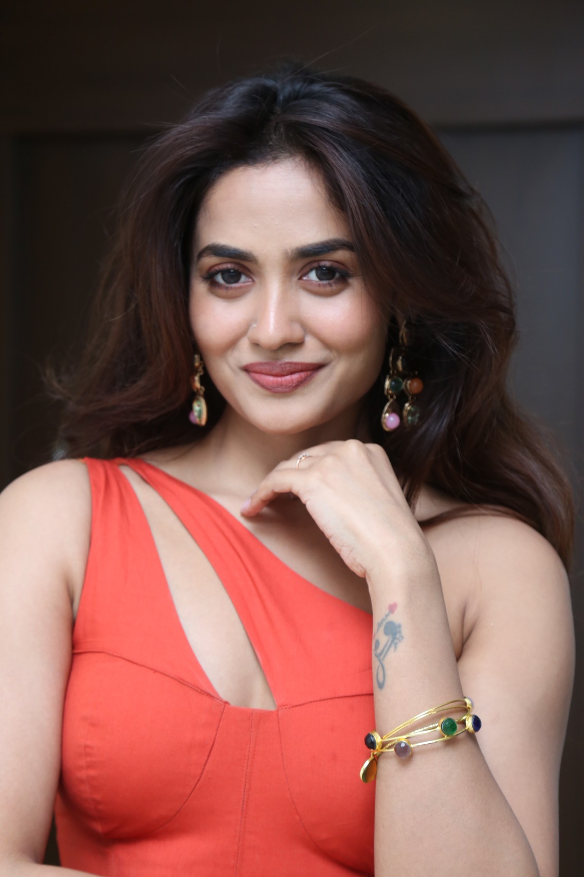 Teju Ashwini's Stunning Red-Orange Ensemble Gallery
