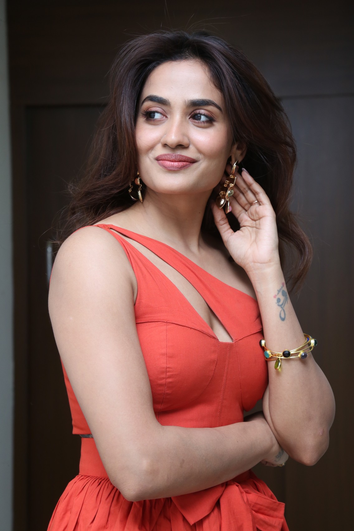 Teju Ashwini's Stunning Red-Orange Ensemble Gallery