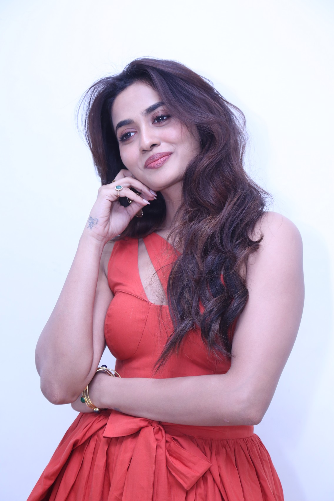 Teju Ashwini's Stunning Red-Orange Ensemble Gallery