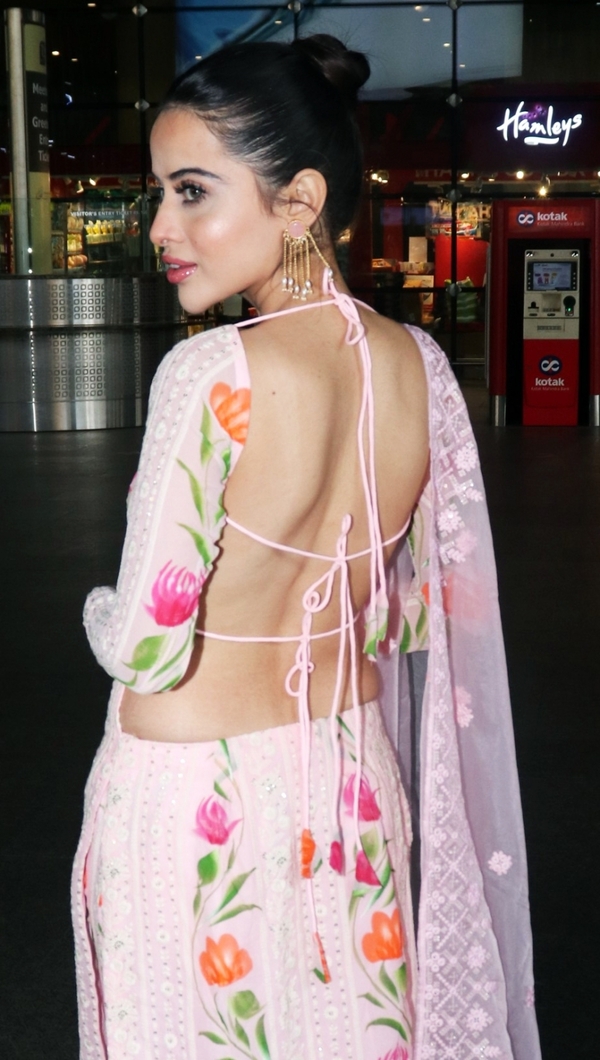 Urfi Javed Redefines Glamour in These Stunning Looks!