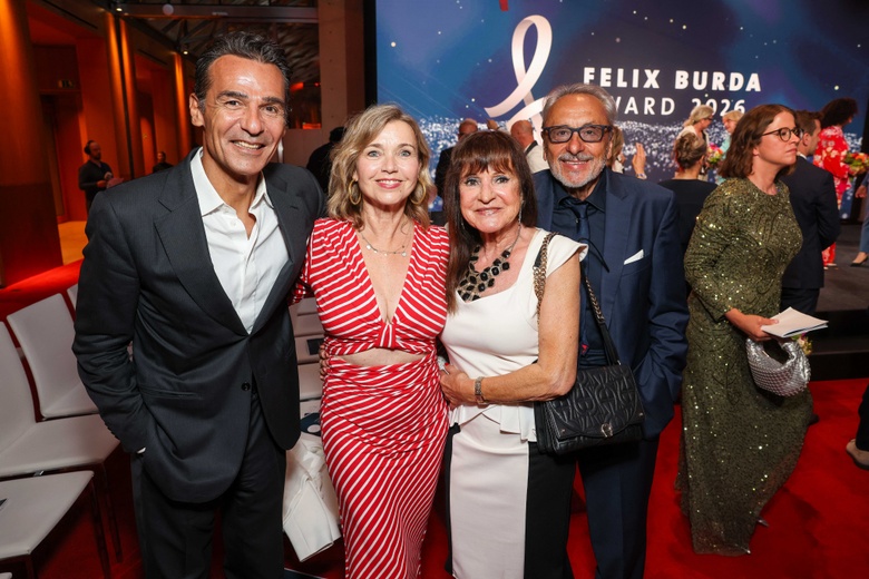 Tina Ruland Steals the Spotlight at Berlin's Glamorous Award Ceremony!