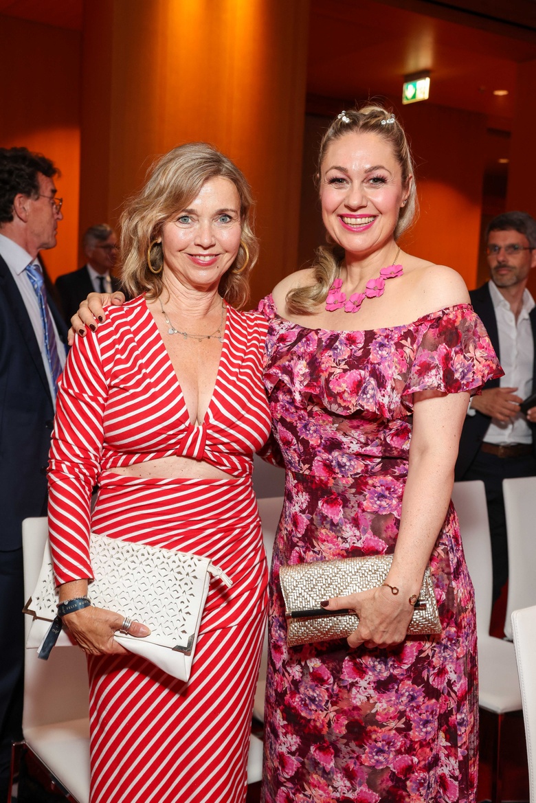 Tina Ruland Steals the Spotlight at Berlin's Glamorous Award Ceremony!