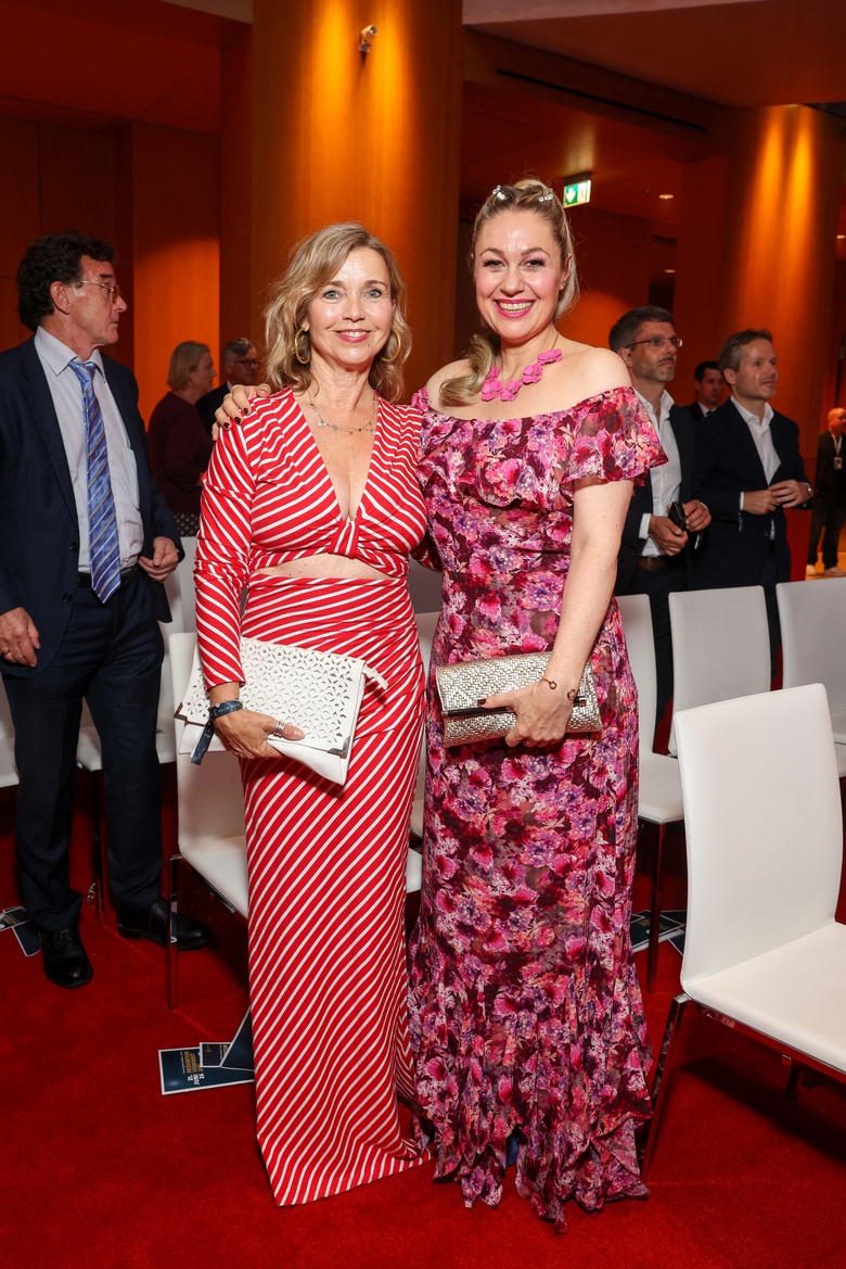 Tina Ruland Steals the Spotlight at Berlin's Glamorous Award Ceremony!