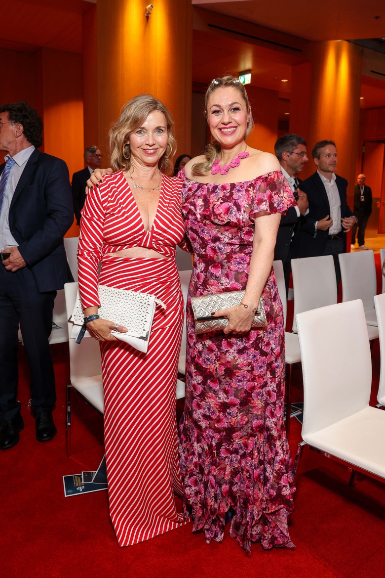 Tina Ruland Steals the Spotlight at Berlin's Glamorous Award Ceremony!