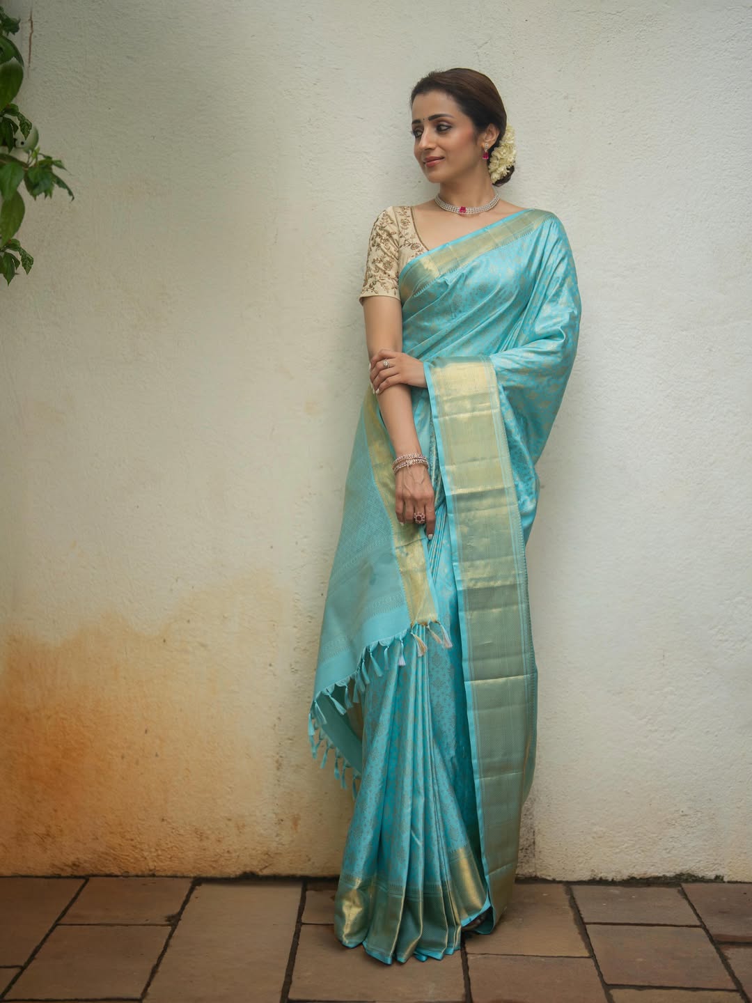 Trisha Krishnan's Stunning Turquoise Saree Look