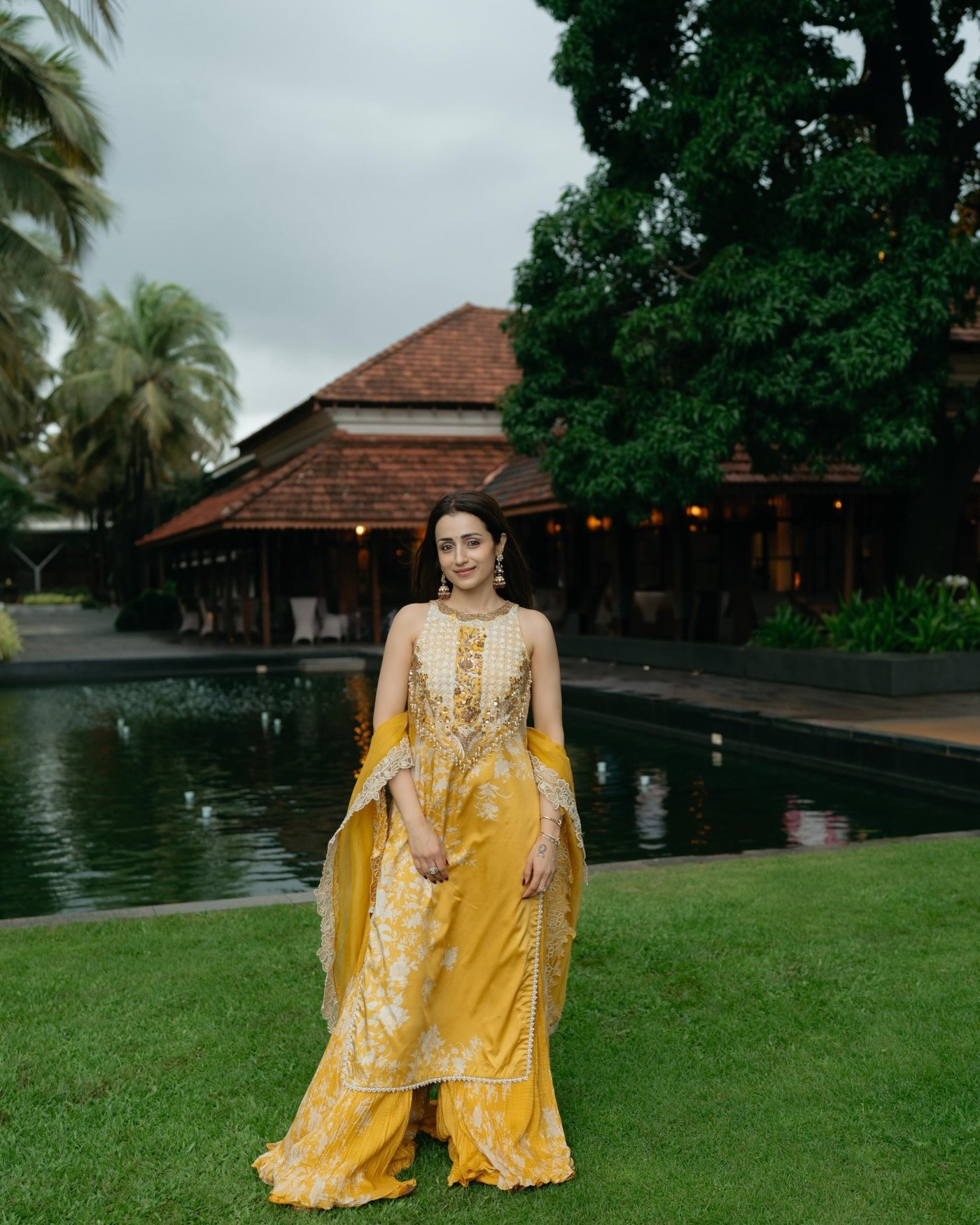 Trisha Krishnan Glows in Regal Yellow: Celebrating Timeless Indian Elegance!