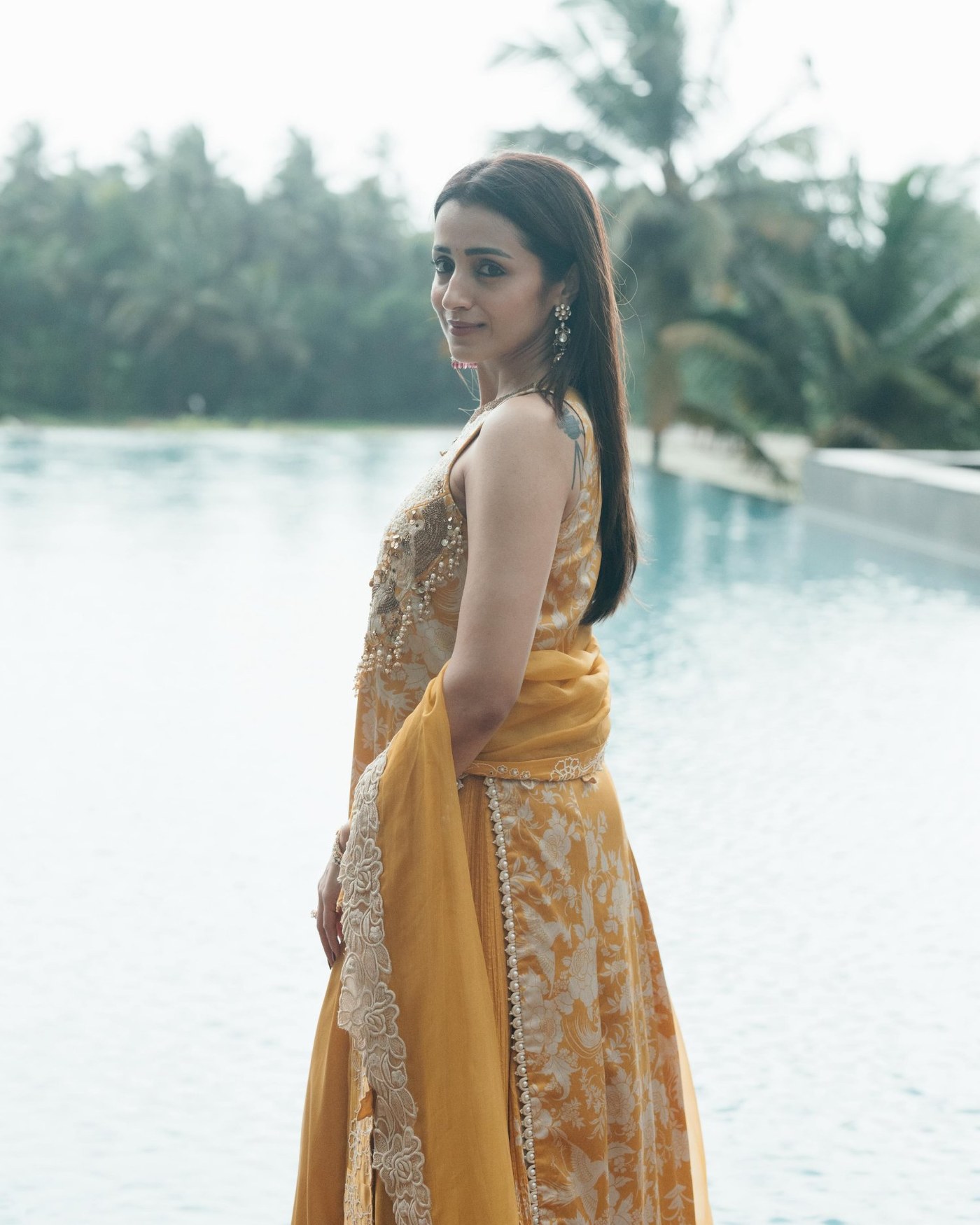Trisha Krishnan Glows in Regal Yellow: Celebrating Timeless Indian Elegance!