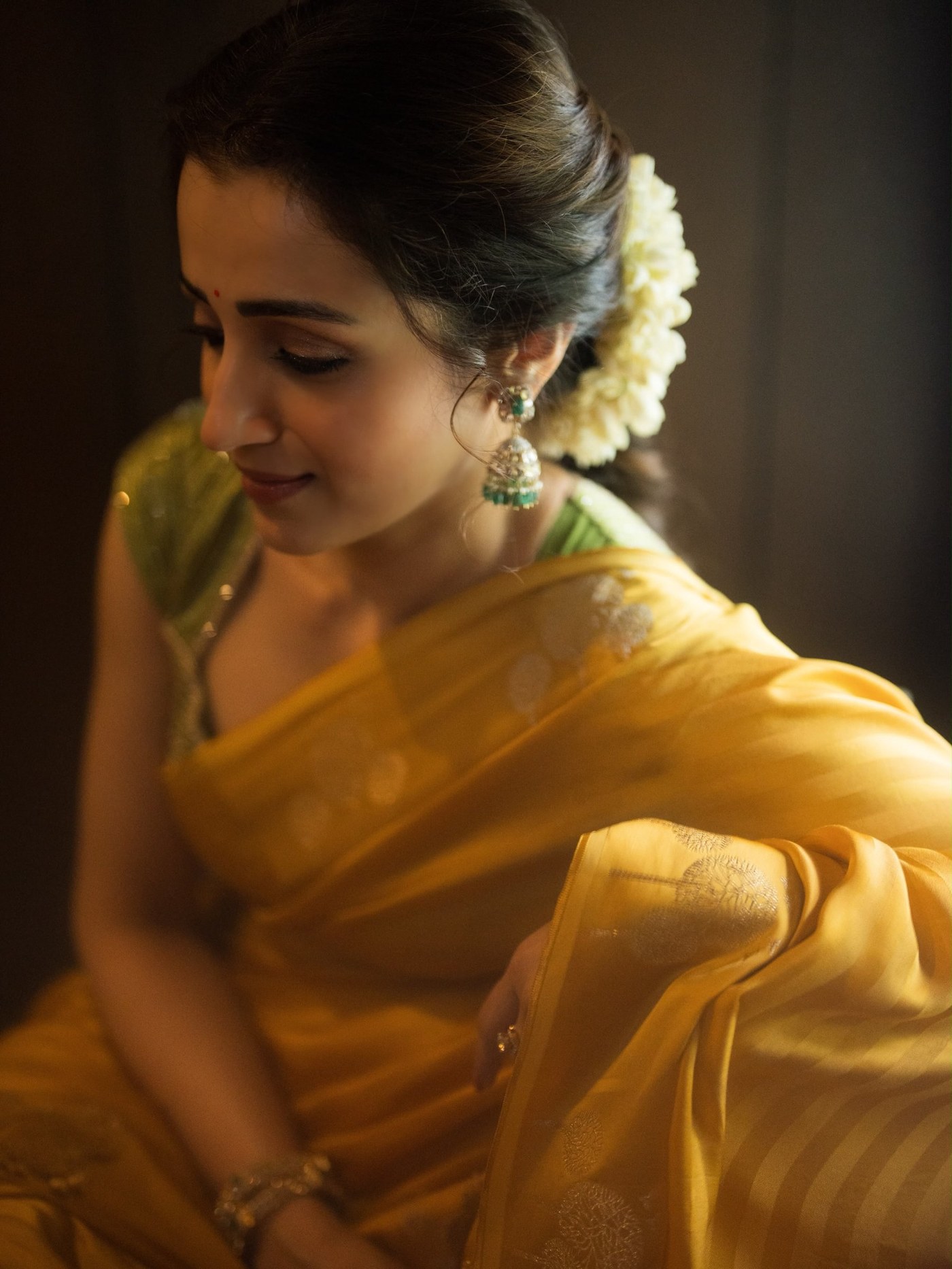Trisha Krishnan's Yellow Saree Glow: A Timeless South Indian Aesthetic