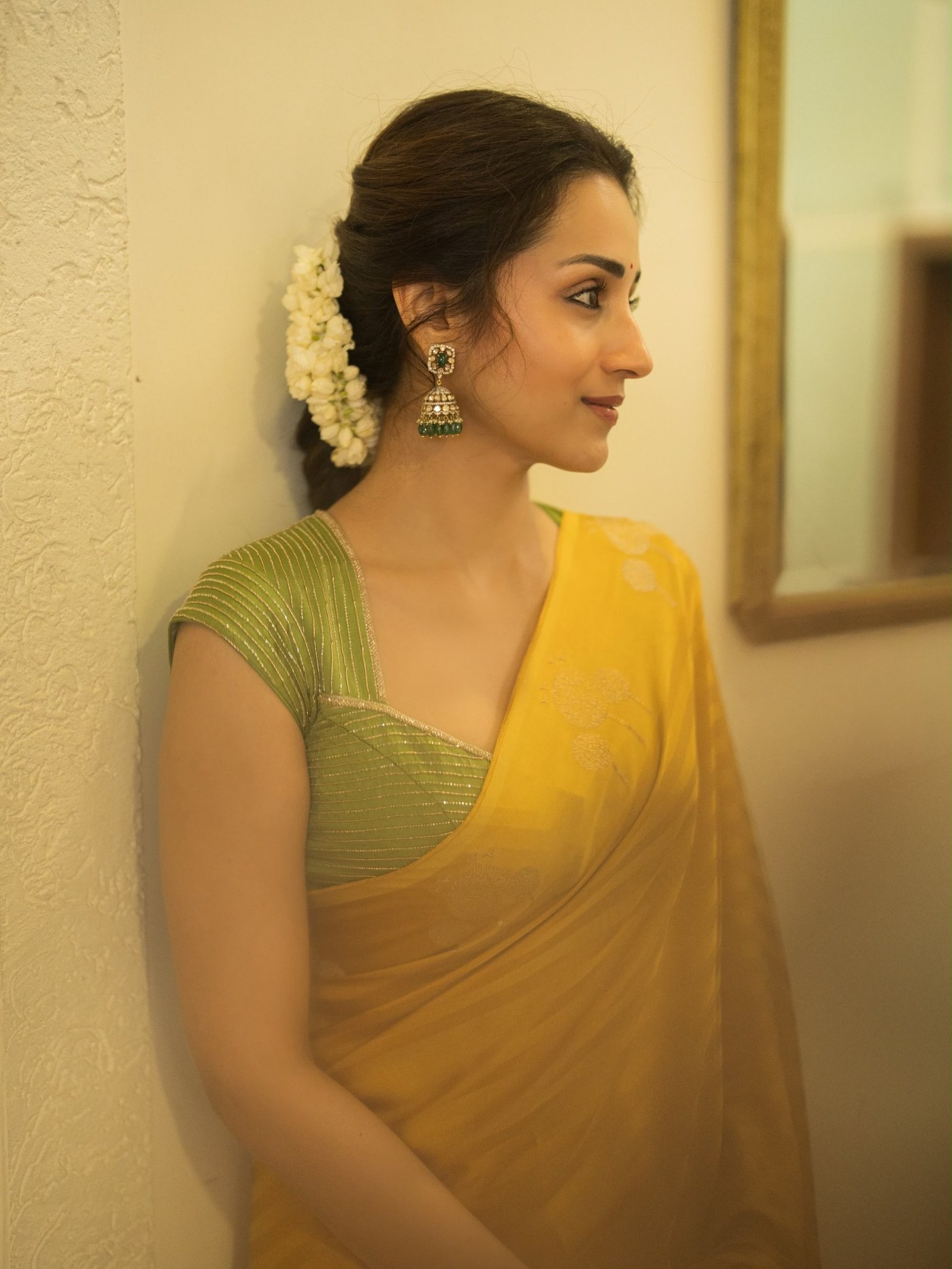 Trisha Krishnan's Yellow Saree Glow: A Timeless South Indian Aesthetic