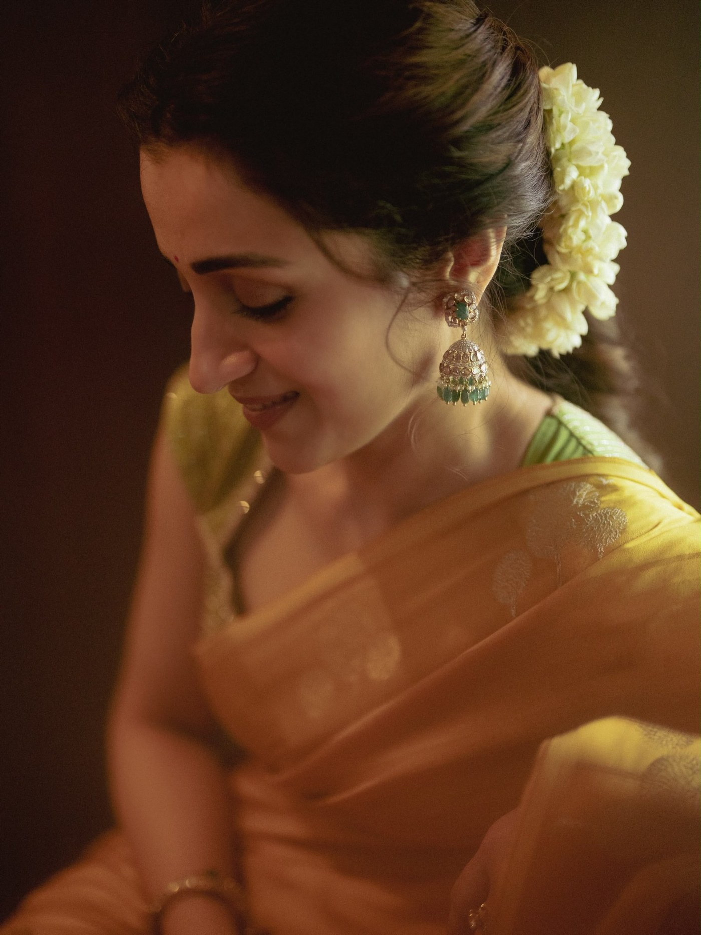 Trisha Krishnan's Yellow Saree Glow: A Timeless South Indian Aesthetic