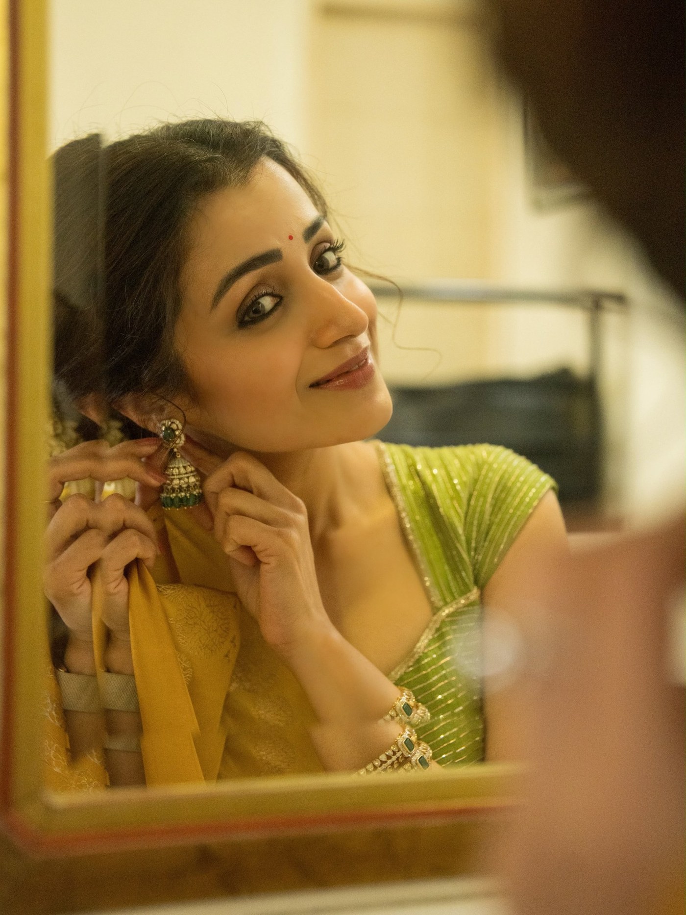 Trisha Krishnan's Yellow Saree Glow: A Timeless South Indian Aesthetic