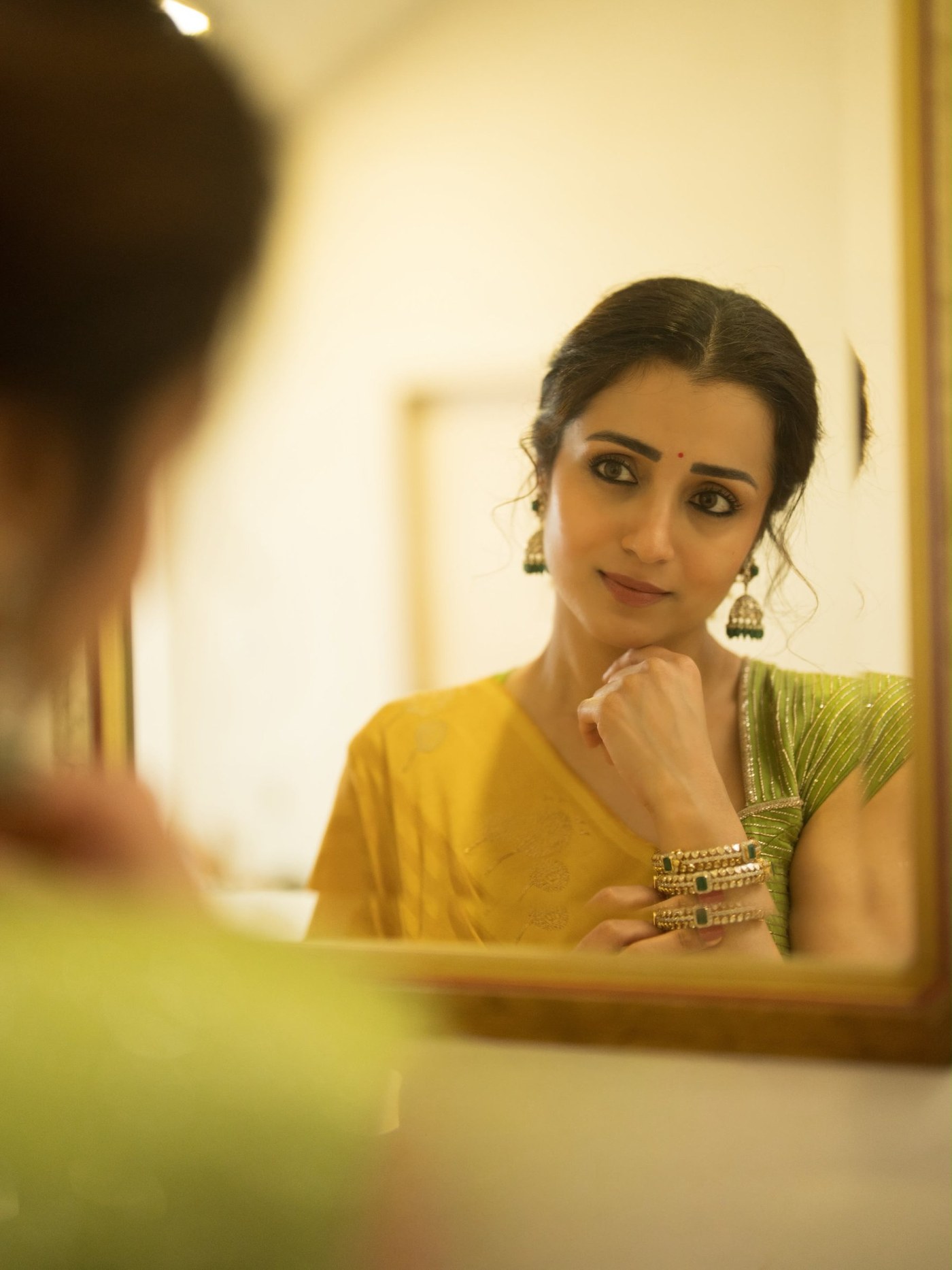 Trisha Krishnan's Yellow Saree Glow: A Timeless South Indian Aesthetic