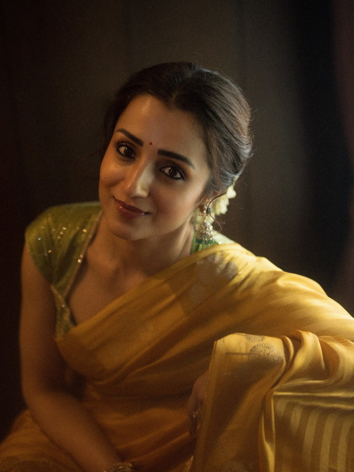 Trisha Krishnan's Yellow Saree Glow: A Timeless South Indian Aesthetic