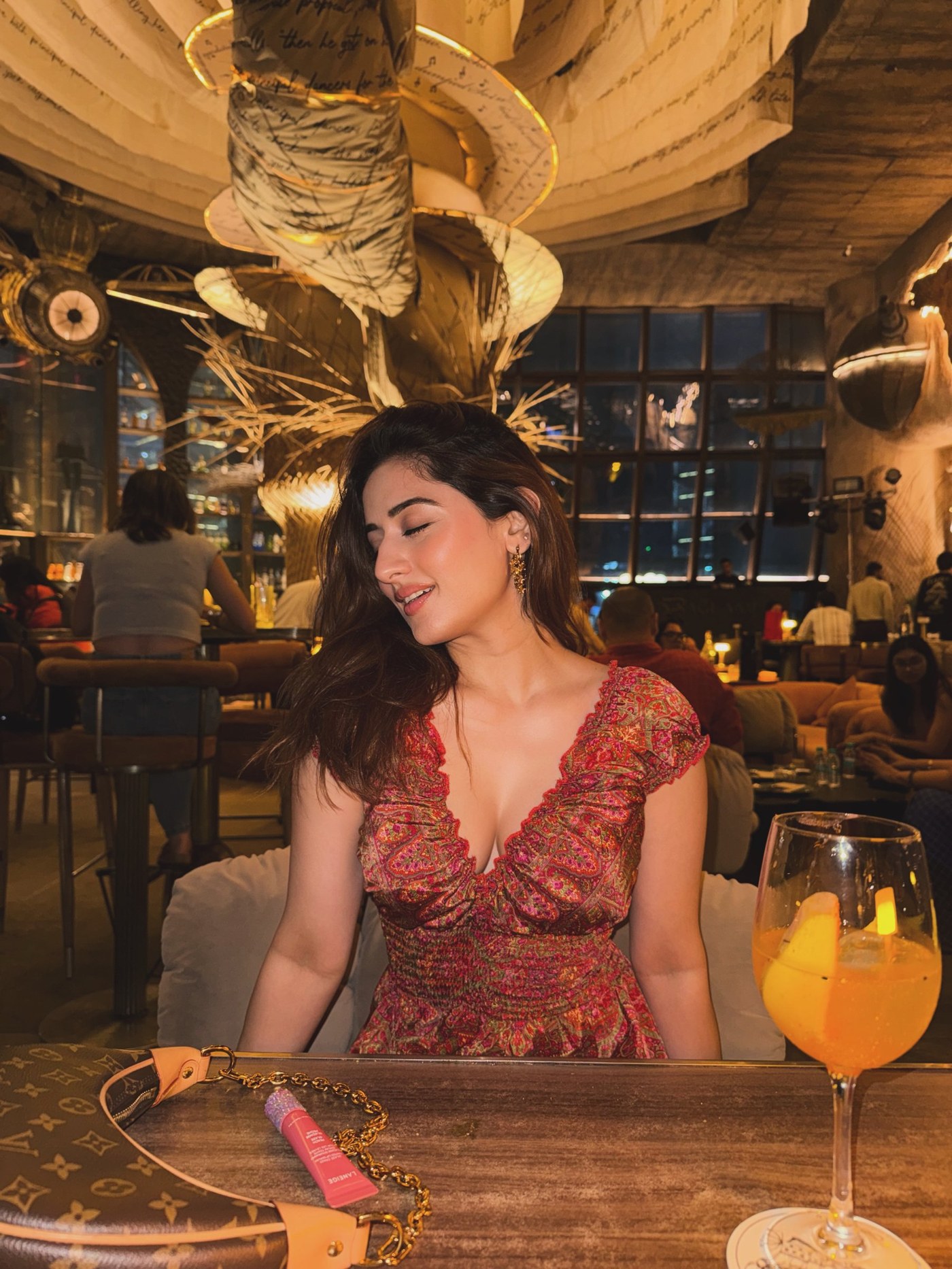 Uditi Singh’s Effortless Charm Defines Modern Indian Elegance
