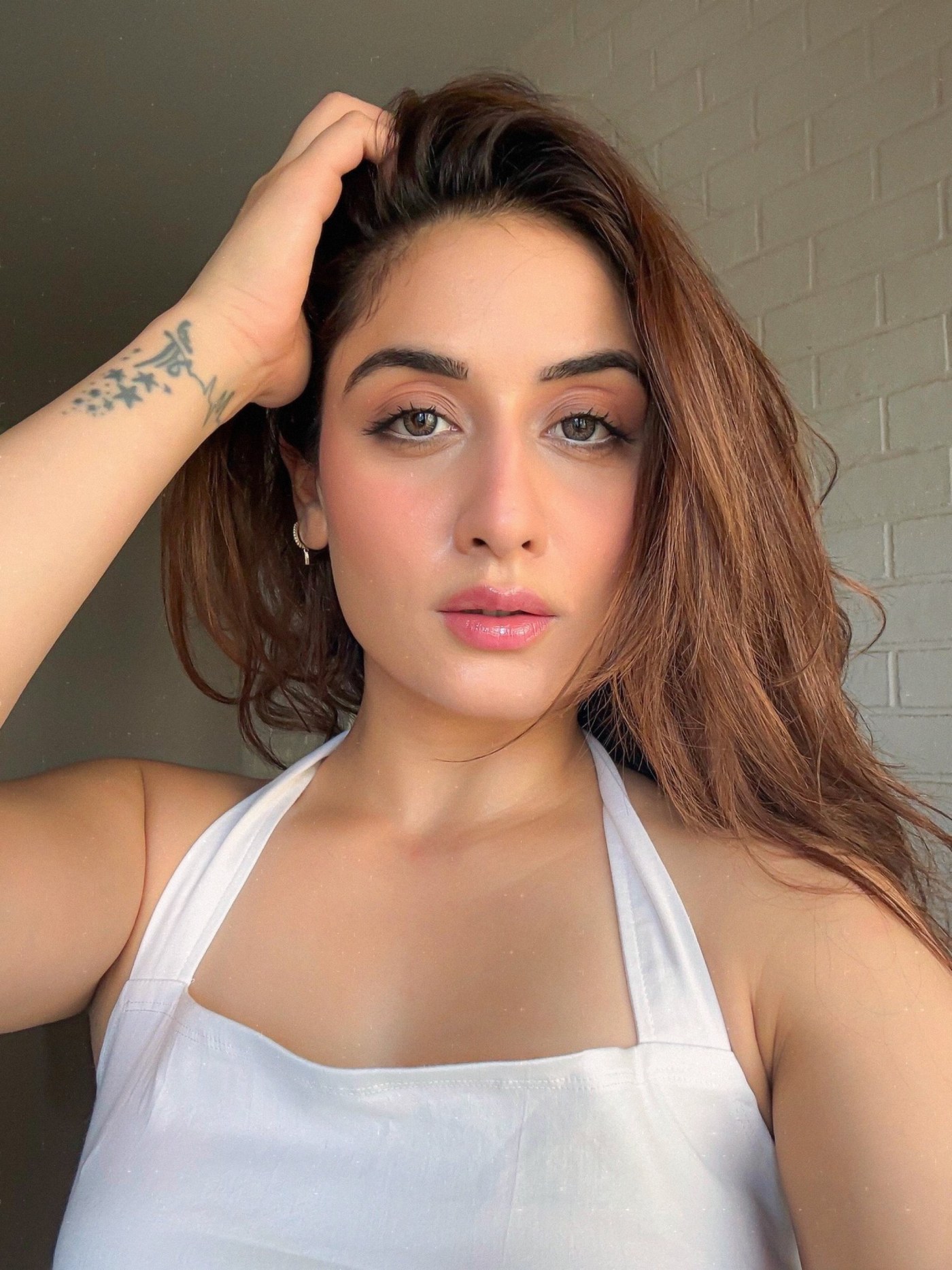 Uditi Singh’s Effortless Charm Defines Modern Indian Elegance