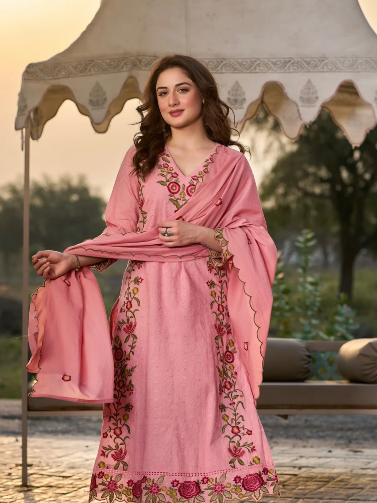 Uditi Singh’s Effortless Charm Defines Modern Indian Elegance