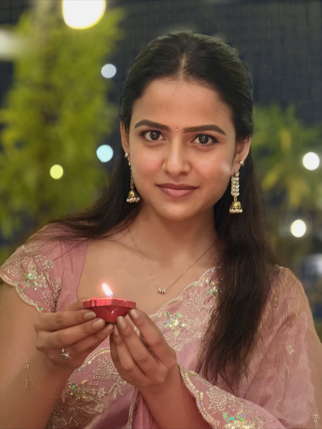 Vaishnavi Chaitanya's Mehendi Moment: A Simple Delight