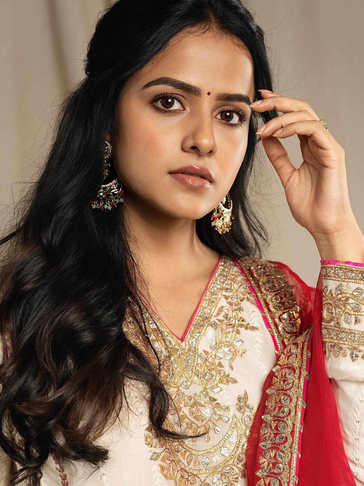 Vaishnavi Chaitanya's Mehendi Moment: A Simple Delight