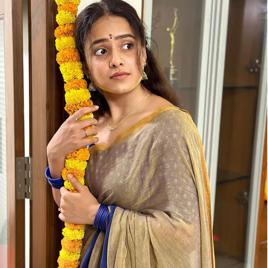 Vaishnavi Chaitanya's Mehendi Moment: A Simple Delight