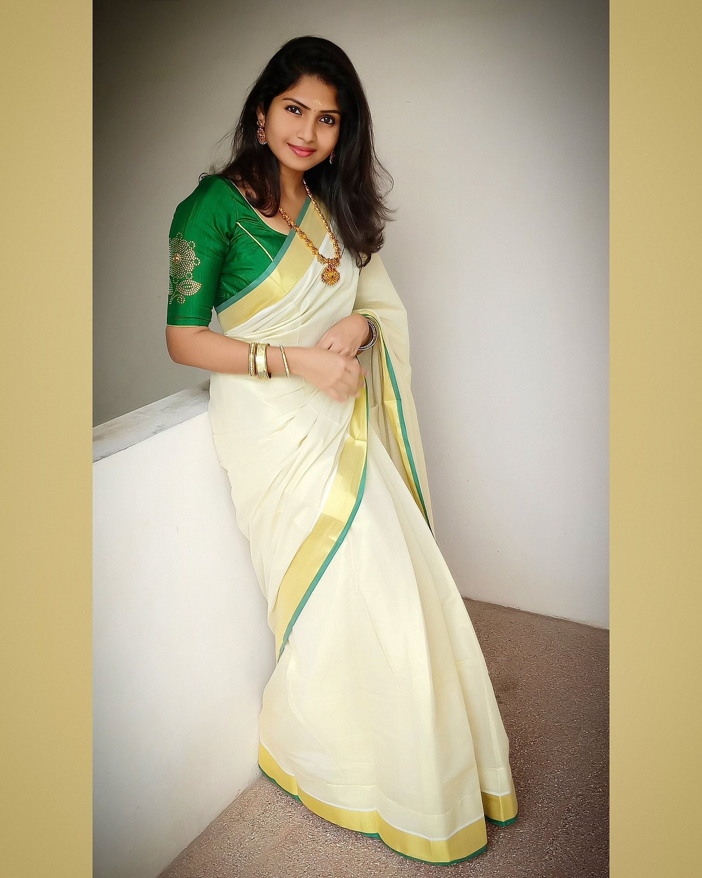 Venba's Stunning Ensemble: A Kaleidoscope of Colors and Grace