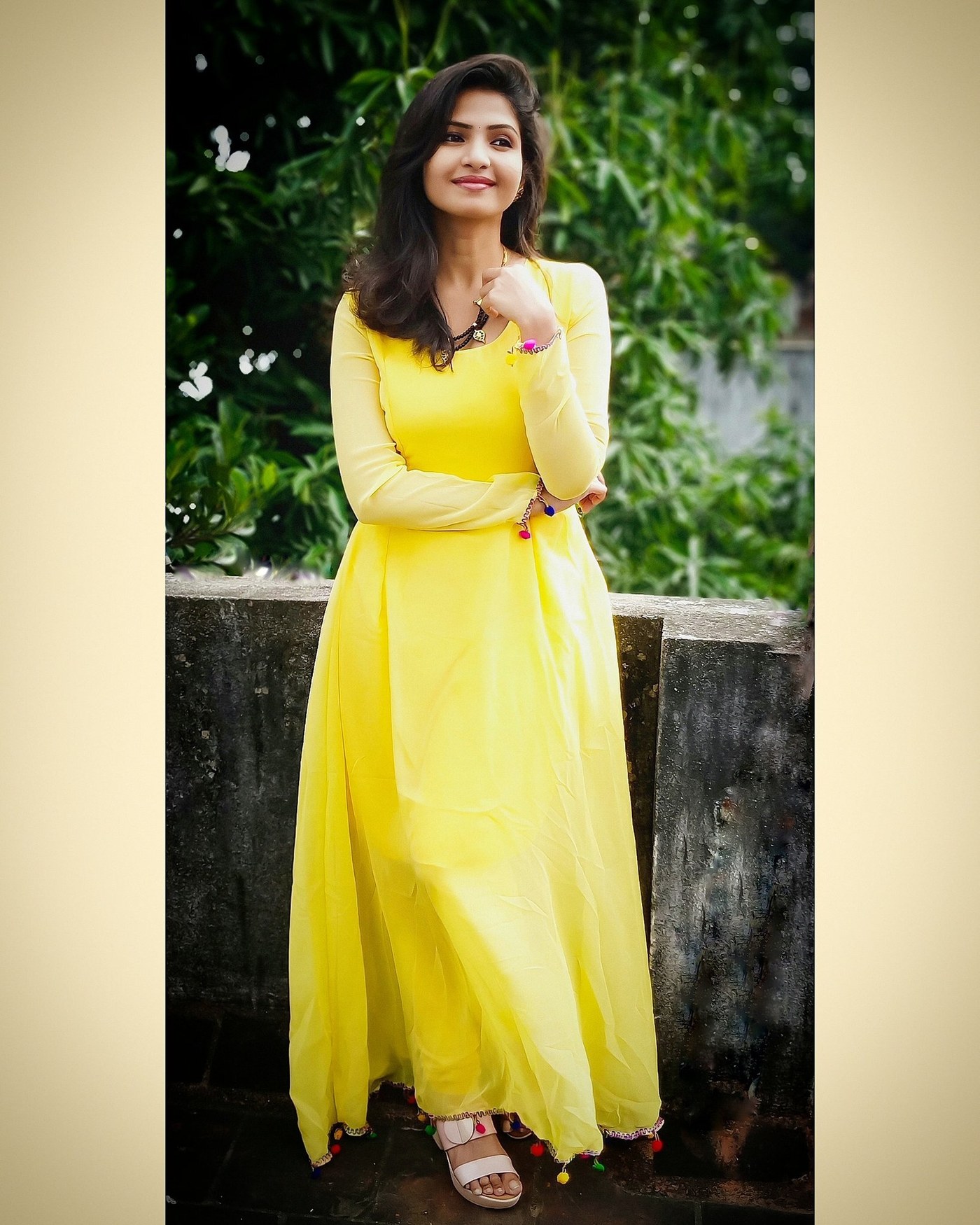 Venba's Stunning Ensemble: A Kaleidoscope of Colors and Grace