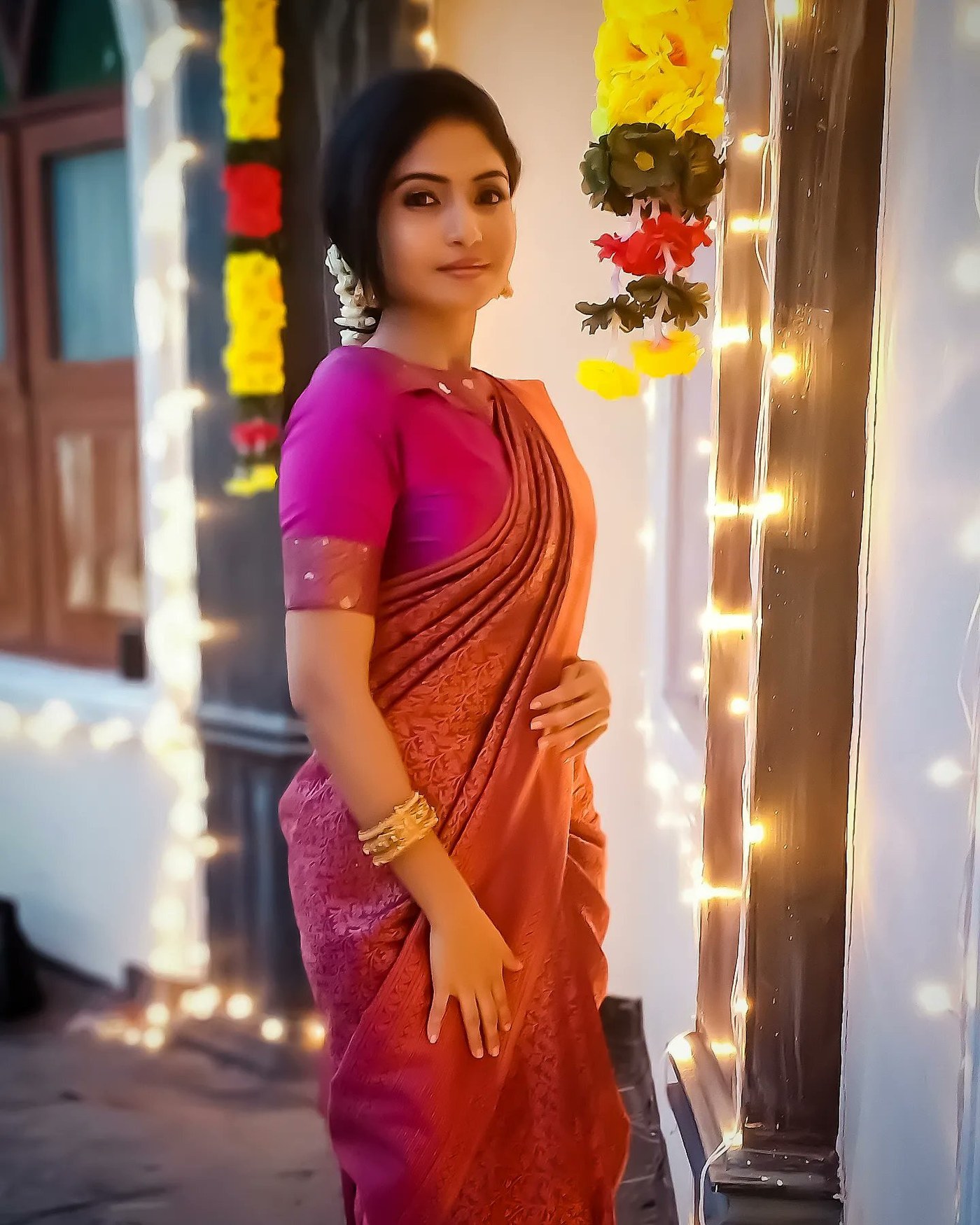 Venba's Stunning Ensemble: A Kaleidoscope of Colors and Grace