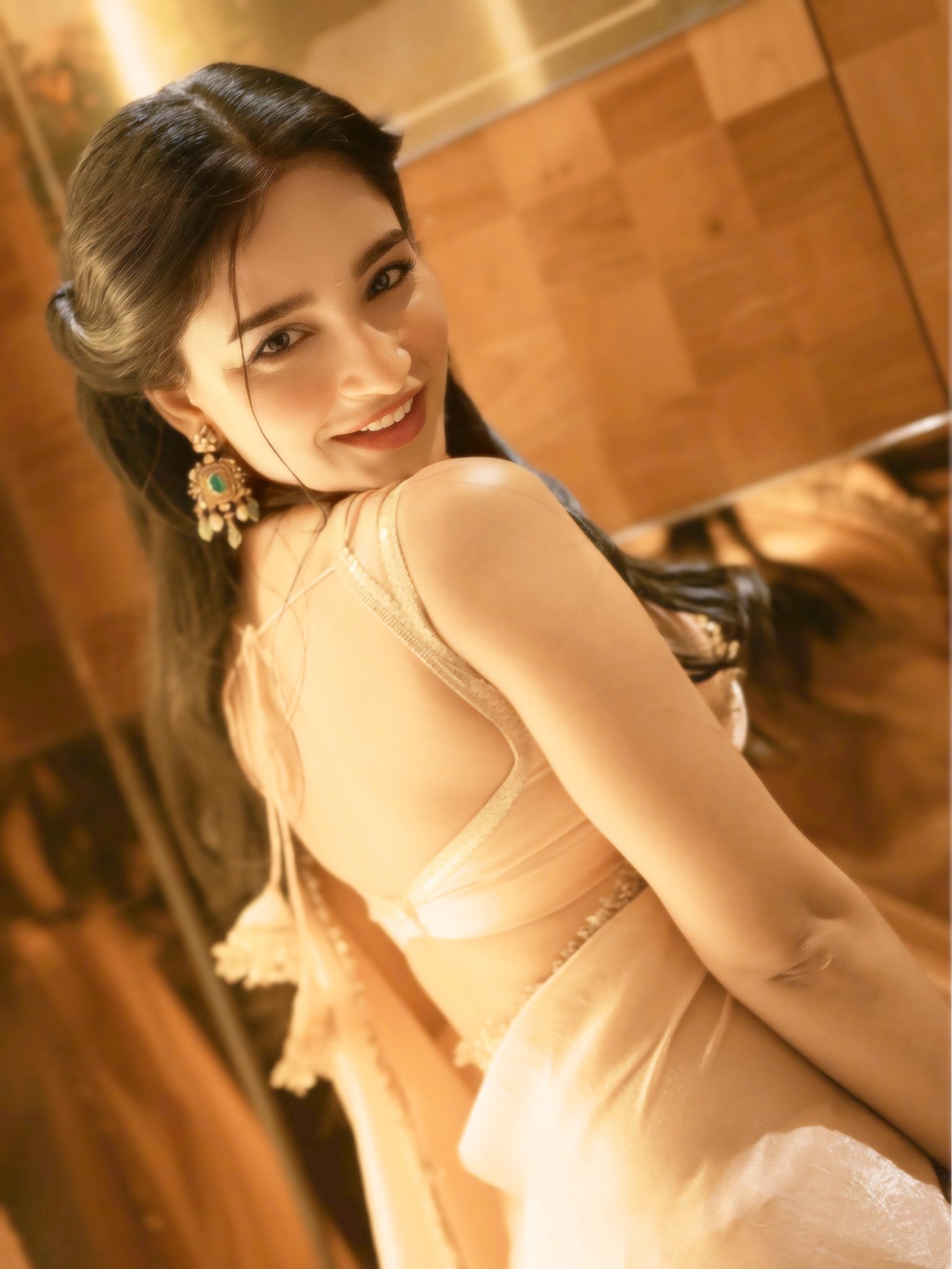 Vishakha Dhiman radiates timeless elegance with effortless confidence, perfectly balancing sophistication and natural charm.