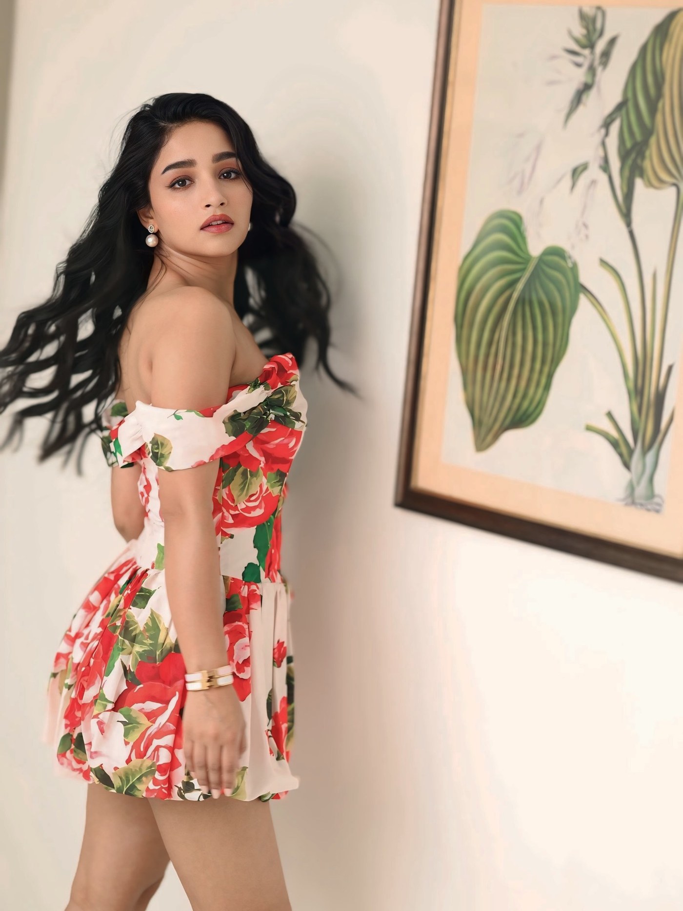 Elegance Defined: Vishakha Dhiman’s Timeless Style and Radiant Charm