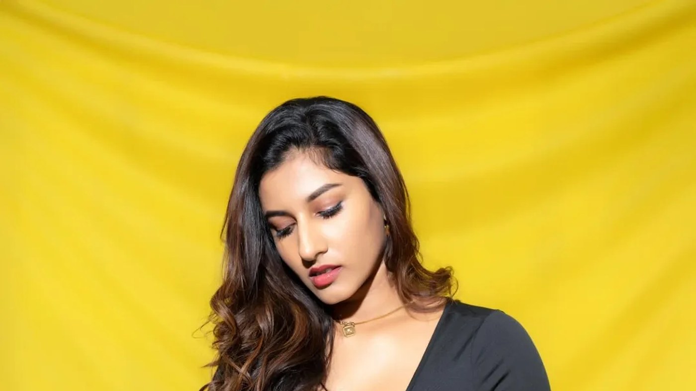 Vishnu Priya Bhimeneni Dazzles in Bold Black Cut Out Fashion