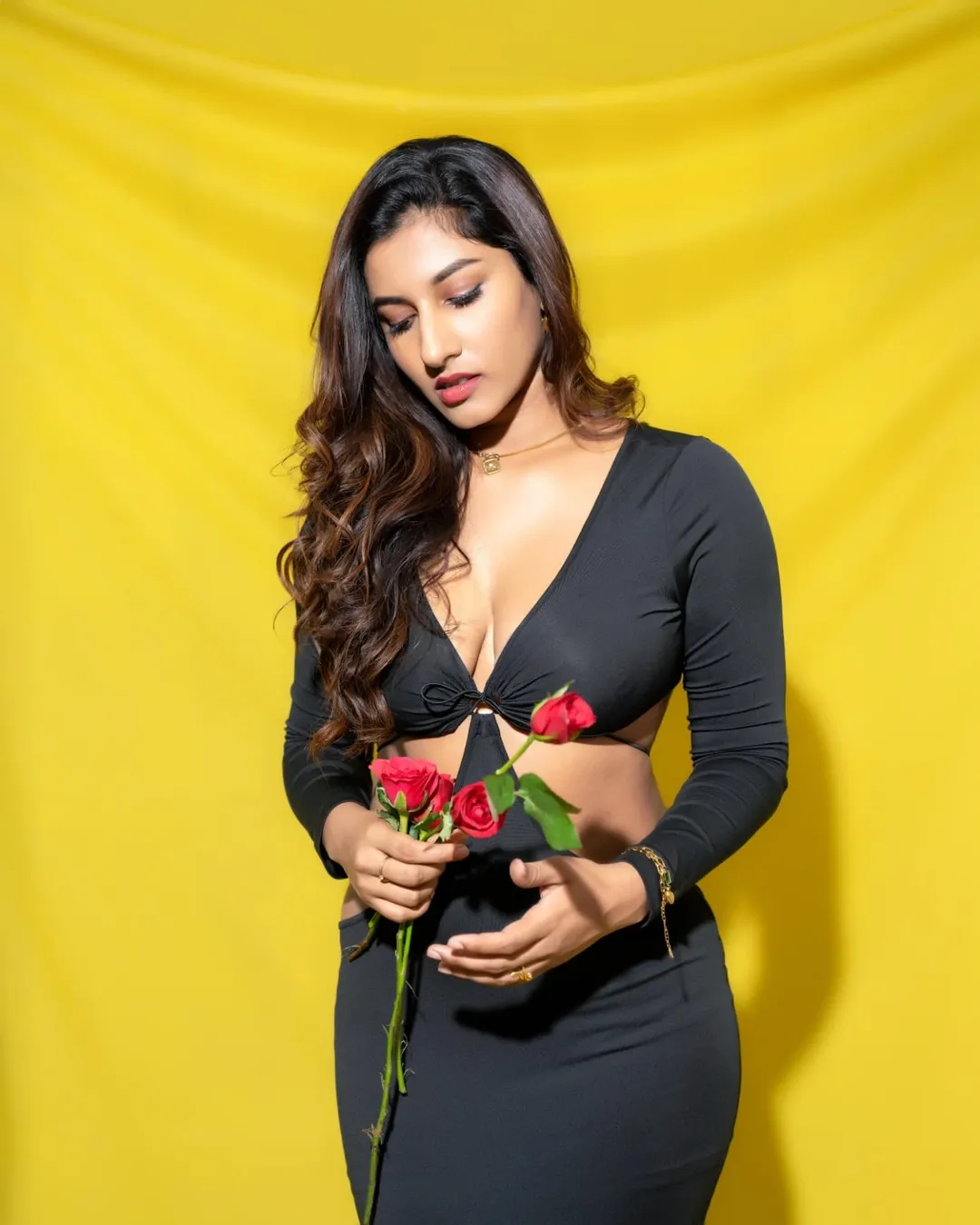 Vishnu Priya Bhimeneni Dazzles in Bold Black Cut Out Fashion