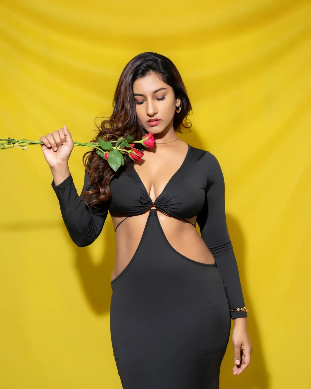 Vishnu Priya Bhimeneni Dazzles in Bold Black Cut Out Fashion