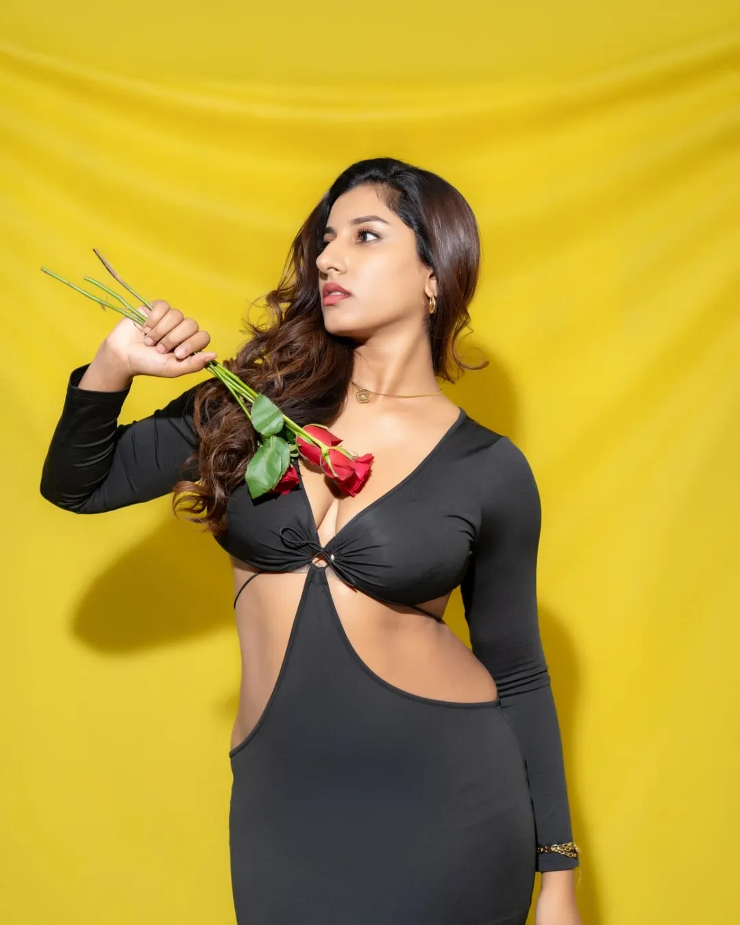 Vishnu Priya Bhimeneni Dazzles in Bold Black Cut Out Fashion