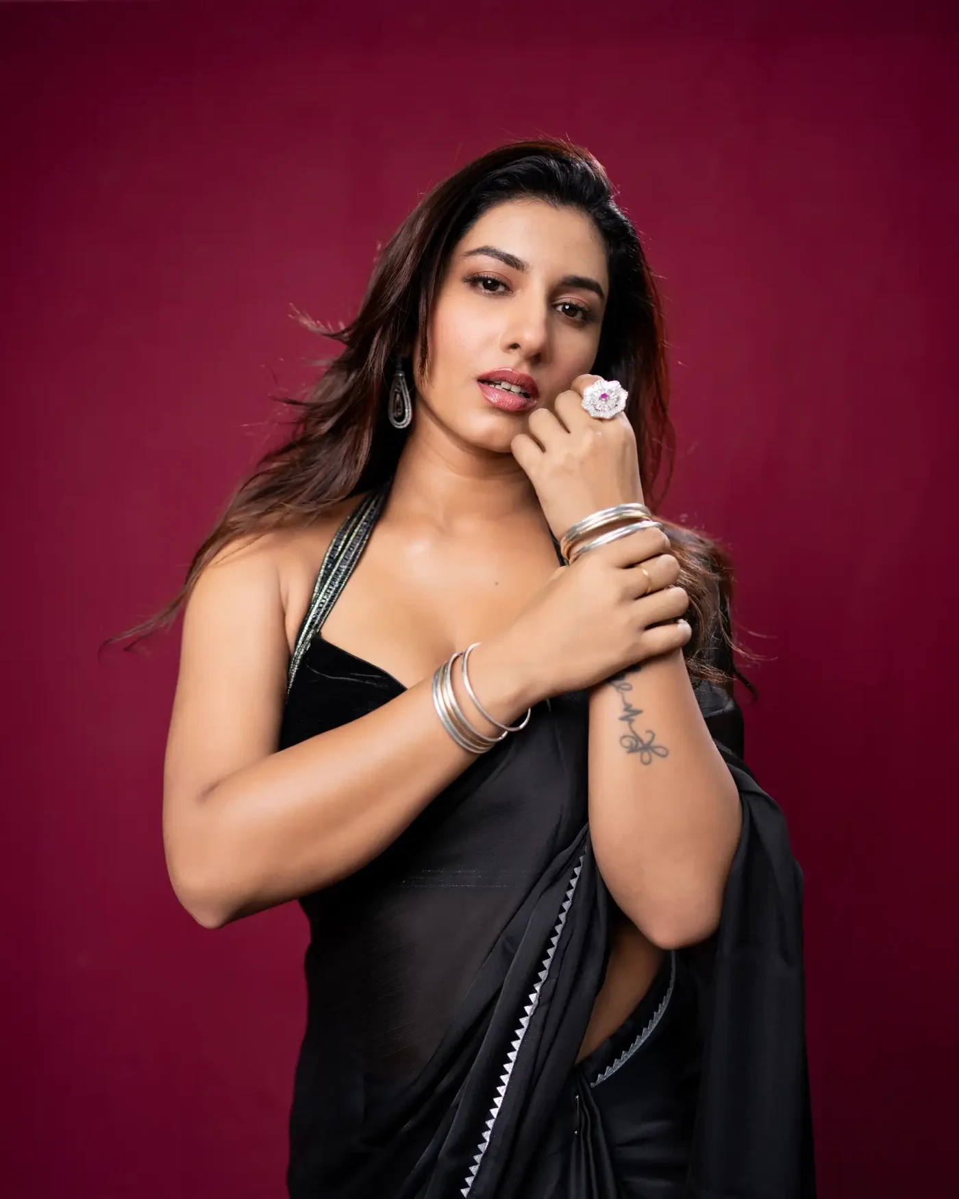 Black and Silver Sari: A Modern Draping Redefinition