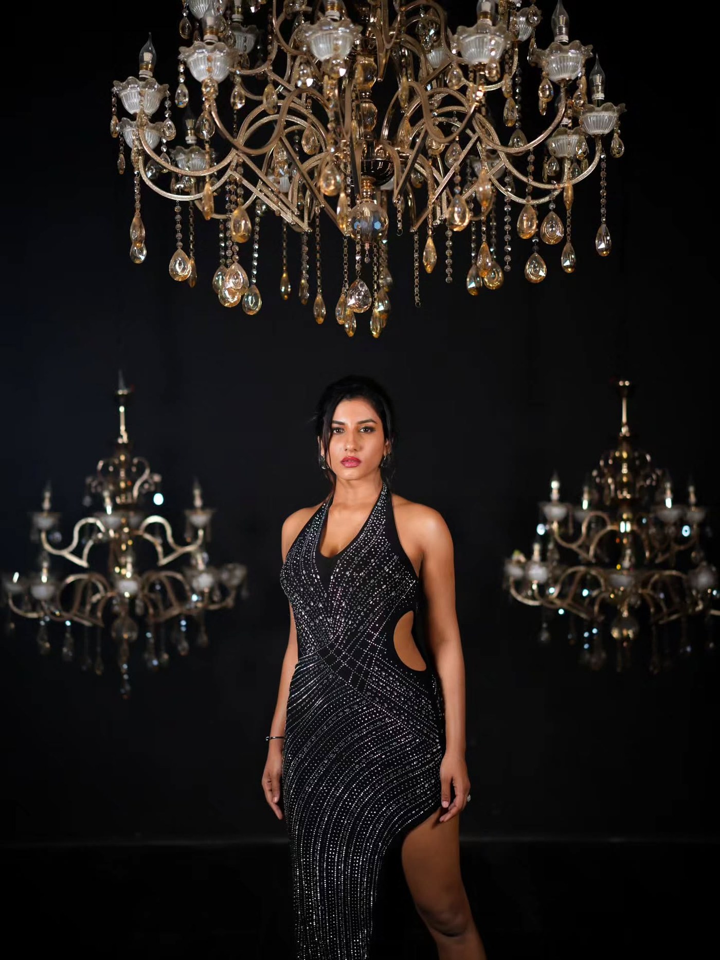 Vishnu Priya Bhimeneni Dazzles in Black Glamour: Effortless Elegance Defined