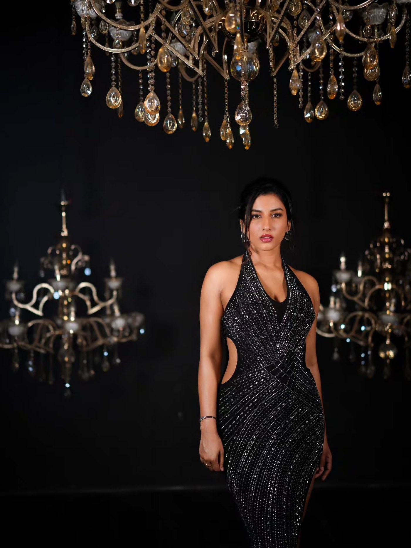 Vishnu Priya Bhimeneni Dazzles in Black Glamour: Effortless Elegance Defined