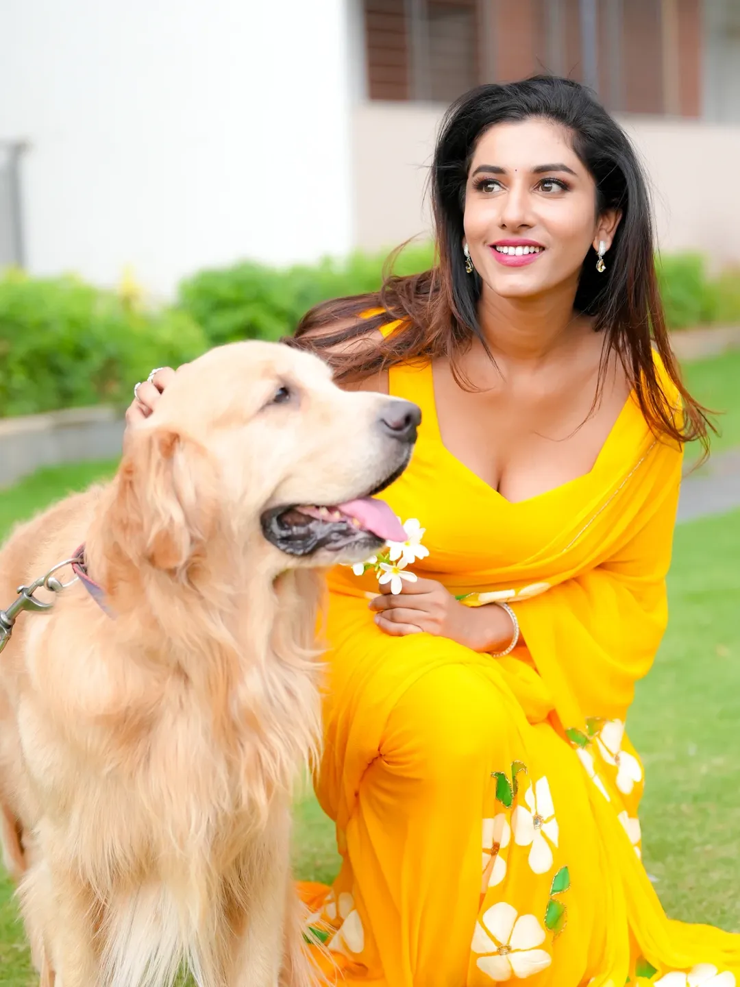 Vishnupriya Bhimeneni Steals Hearts in Stunning Festive Glamour