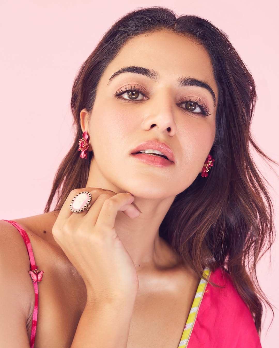 Wamiqa Gabbi’s Modern Edge: Mastering Street Style Glamour