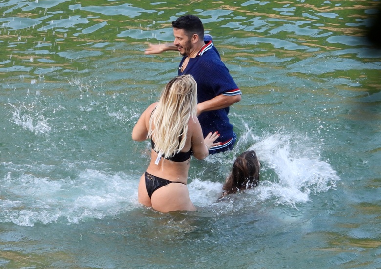 Wanda Nara’s Effortless Glamour: Beach Day Perfection in Portofino